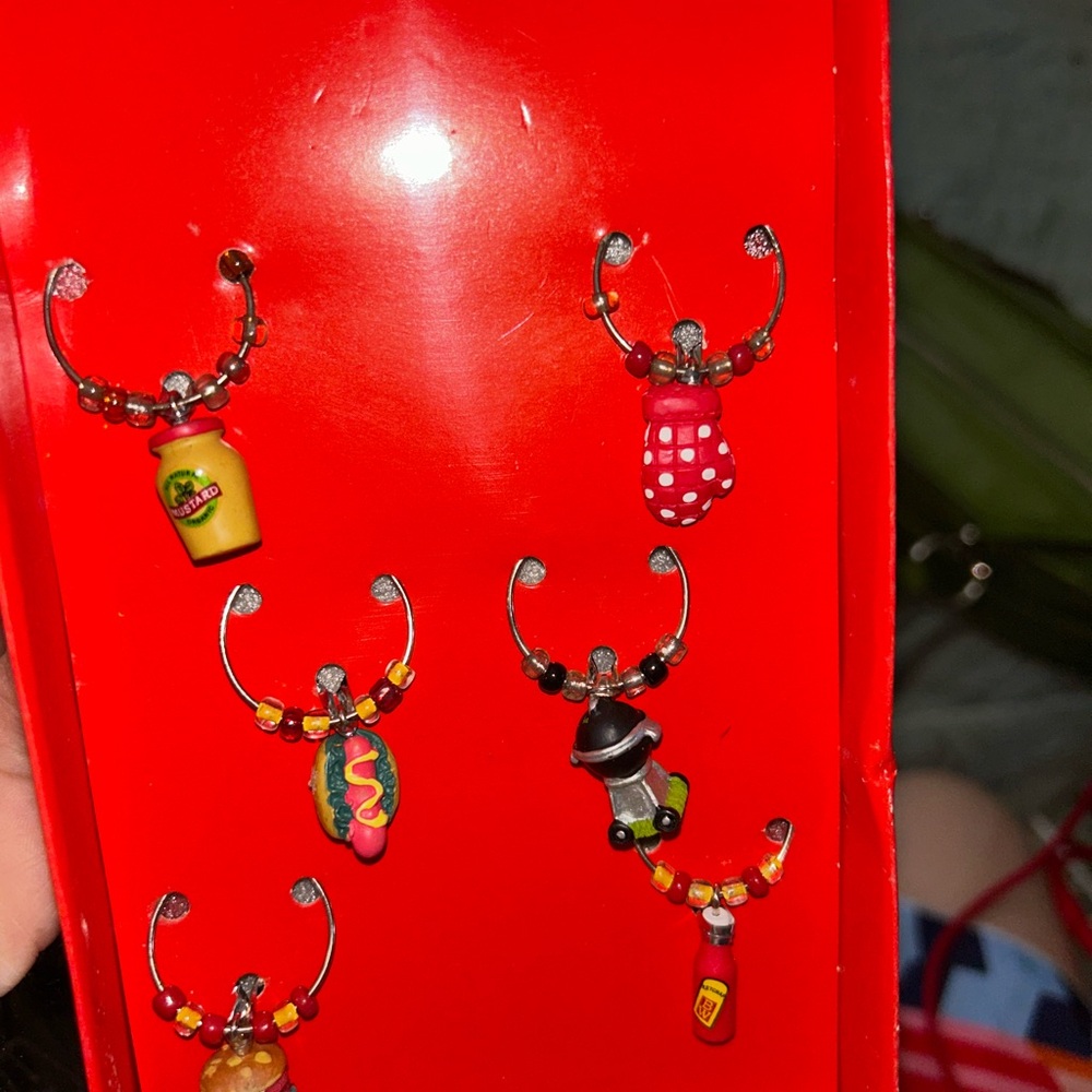 Boston Warehouse Red Wine Markers